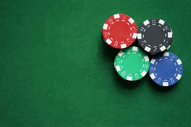 furla 77 live-dealer table on mobile screen with blackjack and roulette options